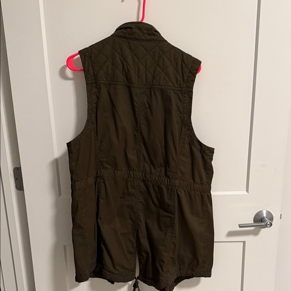 Express Women's Dark Olive Vest - Picture 9 of 10